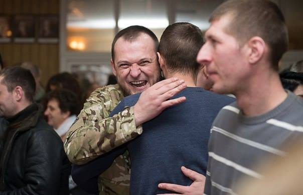Бойцов 72-й отдельной мехбригады наградили нагрудным знаком "За оборону Донецького аэропорту"