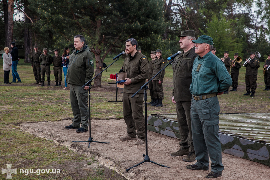 Вручение наград участникам боя вблизи Семеновки