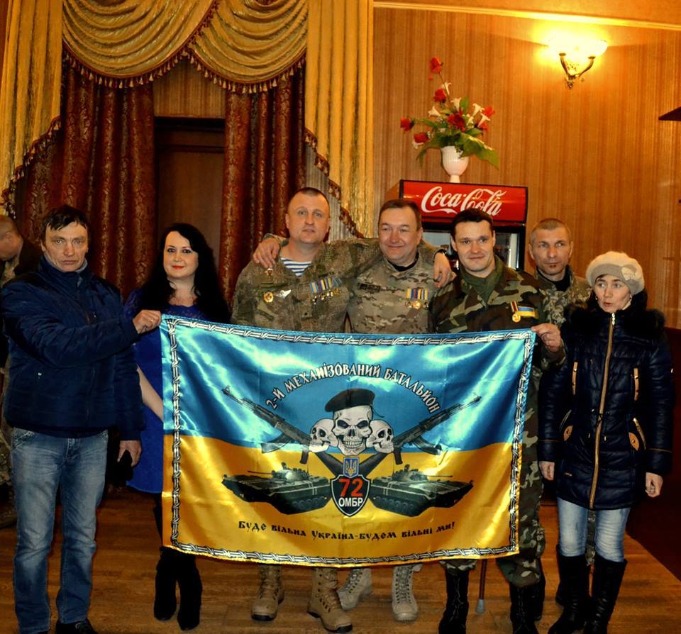 Бойцов 72-й отдельной мехбригады наградили нагрудным знаком "За оборону Донецького аэропорту"