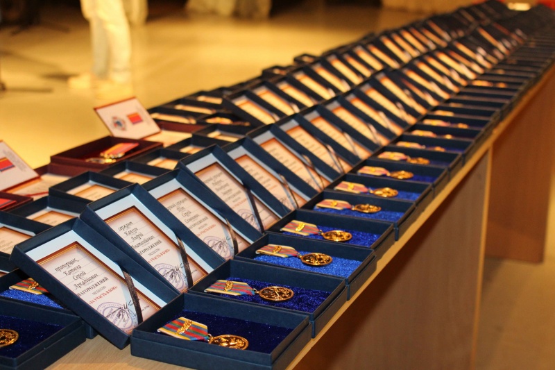 Волонтеры наградили участников АТО народными наградами